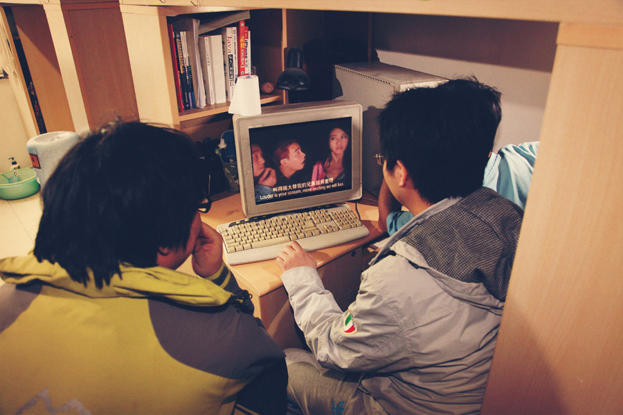 如何用电视去看电脑上的电影?