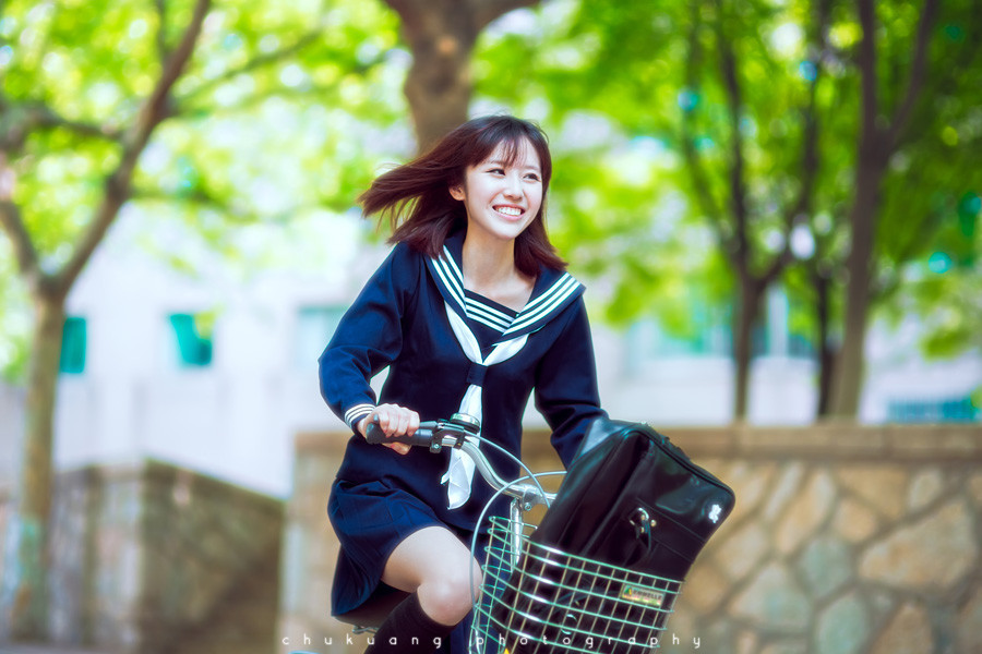 校园清纯可爱美女生活照甜美清新迷人写真_校花美女