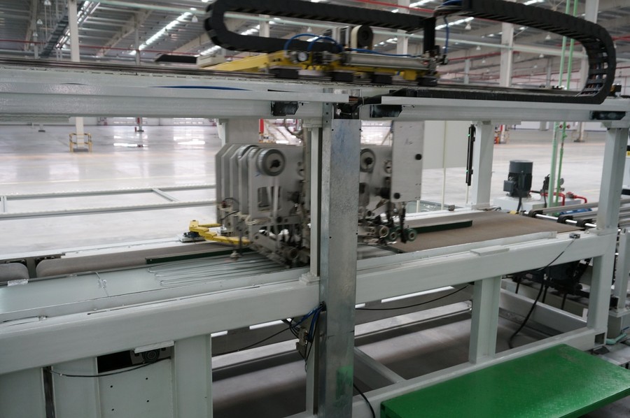 U壳钣金线自动化生产_PCPOP泡泡网