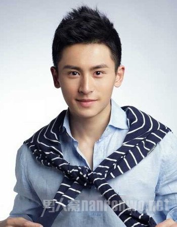 <em>两边短</em>中间长的发型叫什么?<em>男生发型</em>图片及名