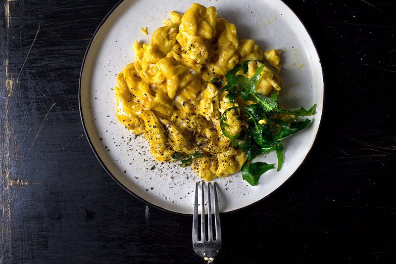 Deliciously Creamy Scrambled Eggs Recipe with Milk: A Breakfast Delight