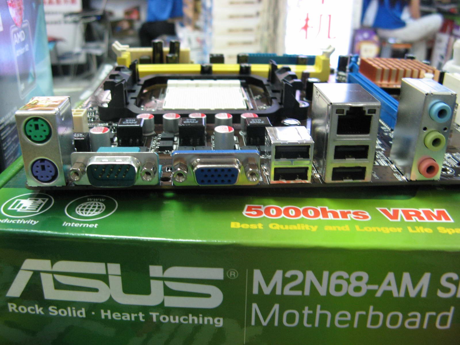 华硕M2N68-AM+SE2主板原图高清图片M2N6