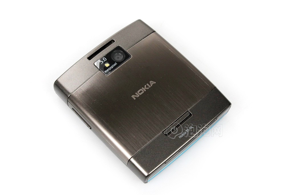 诺基亚x5-01手机原图+高清图片