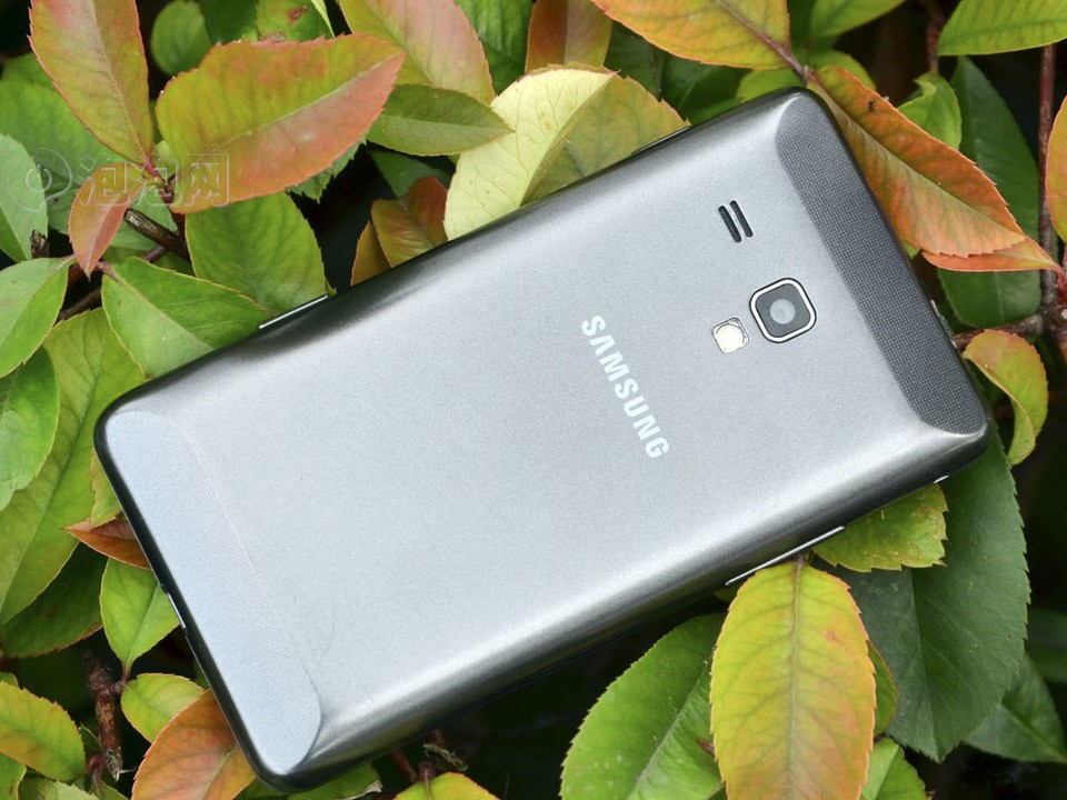 三星s7530e omnia m 8g手机原图 高清图片 s7530e omnia m 8g图片下载