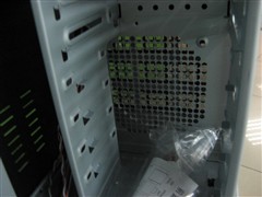 用着很放心!多彩机箱结实又耐用卖299