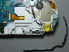 拆到只剩螺丝!FFVII限量版PSP大解剖
