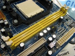 HDMI加DVI接口 技嘉740G降至399促销