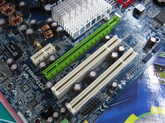 5相供电! 最便宜GF8200主板上市仅499