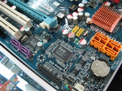 蜘蛛归来 技嘉790FX顶级主板售1899元