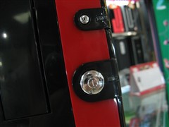 美貌容量并重!技展机箱小身材装大板