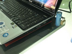 250GB硬盘DVD刻录&nbsp;华硕M51游戏本7680