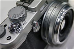 富士X100数码相机 