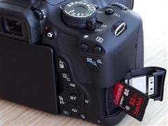 佳能600D套机(18-135mm IS)数码相机 