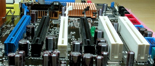 �Կ�ʷ�����ƭ�֣�PCIE�ӿں���֮��