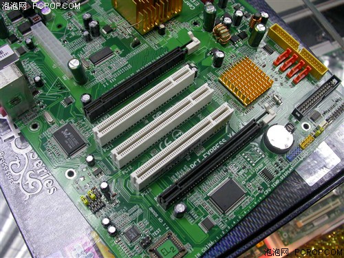 完美支持扣肉超磐手945P主板售699元