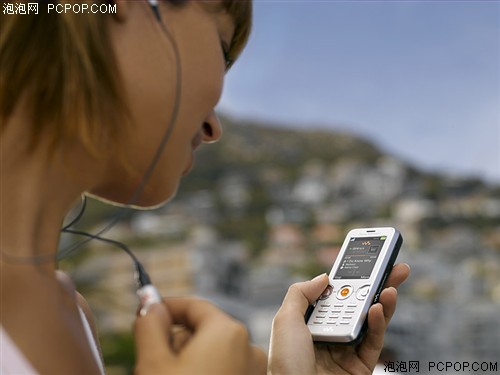 iPod变手机!11款新机指点新音乐时代