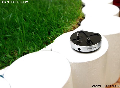 新年有惊喜 iriver Clix购机就送底座