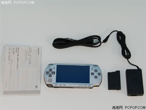 美图:PSP2000最终幻想VII限量版亮相