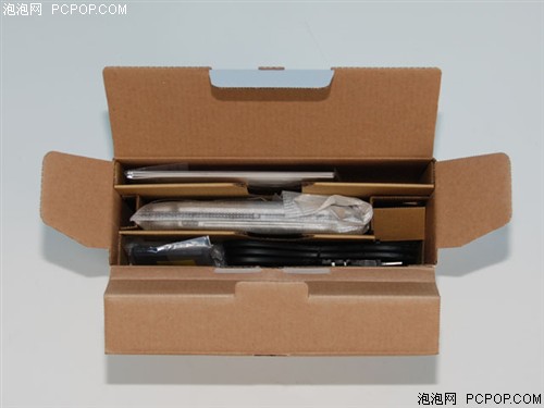 美图:PSP2000最终幻想VII限量版亮相