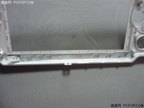拆到只剩螺丝!FFVII限量版PSP大解剖