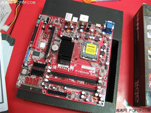 AMD芯也上酷睿! 升技Fatal1ty降100元