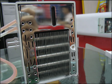 �߲ʺ��ݲ�8800GT-GD3 �������� 512M