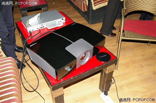 �������ø߶� ���ɷ���1080pͶӰ��