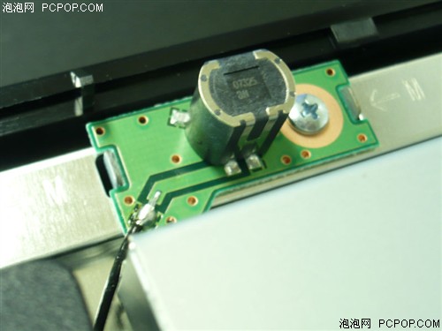 结构比X360强80倍 新版PS3非暴力拆解