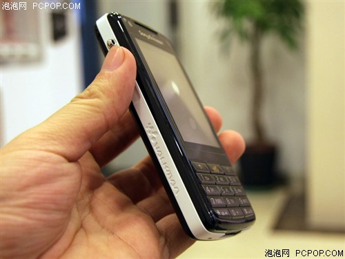 不僅僅懂音樂&nbsp;8款手機詮釋新年新風尚