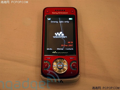 加入GPS的Walkman!索爱W760真机照片