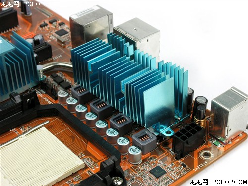 破解支持交火! 升技770主板美图赏析