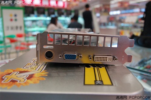 512M/DDR3显存 688元86GT不惧HD3690
