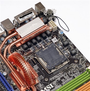 ��Crysis�����£�&nbsp;΢�Ƕ���780i�ײ�