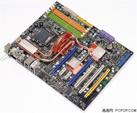 ��Crysis�����£�&nbsp;΢�Ƕ���780i�ײ�