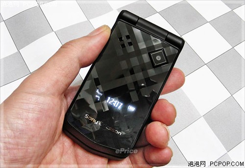 绚丽菱纹翻盖机 全新索爱Z555i现申城