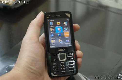 诺基亚N82手机 