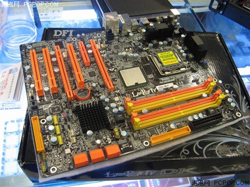 ����ҹ����ѿ�&nbsp;DFI-X38������1599Ԫ