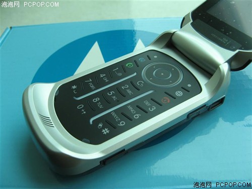 带有独立显卡的手机 MOTO E1070仅800