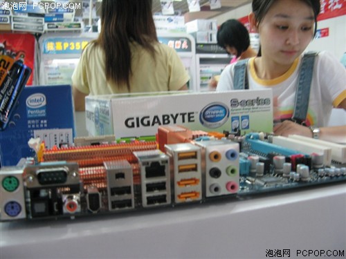 蜘蛛归来 技嘉790FX顶级主板售1899元