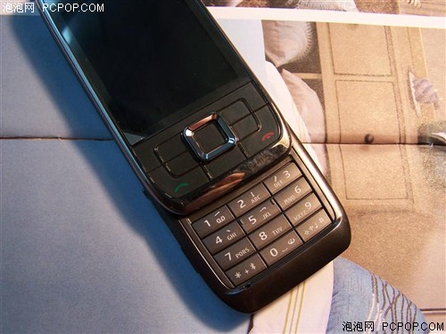 全国首发 诺基亚超薄滑盖商务手机E66