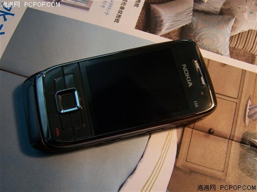 全国首发 诺基亚超薄滑盖商务手机E66