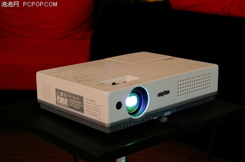 ɫ�ʸ���ɫ������3LCD��ЯͶӰ����9K