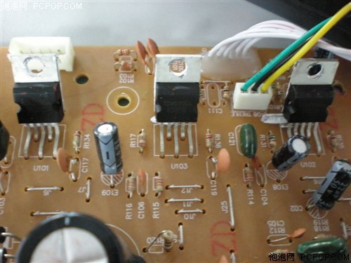 功放采用3颗d2030a芯片