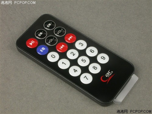 FM发射小巧多功能 纽曼C9车载MP3简评