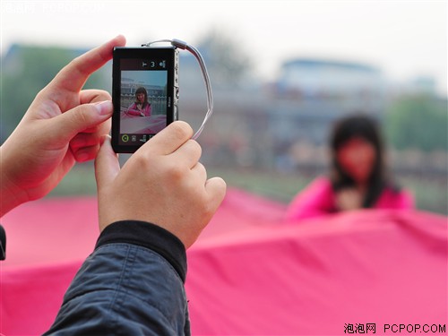 尼康COOLPIX S60：树立卡片DC新形象