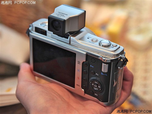 奥林巴斯EP1(单镜头套机17mm F2.8)数码相机 