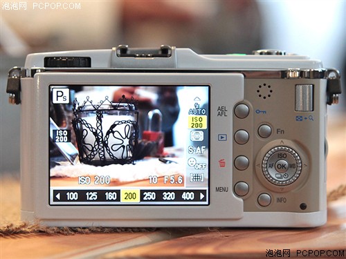 奥林巴斯EP1(单镜头套机17mm F2.8)数码相机 