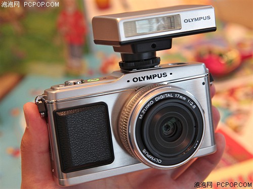 奥林巴斯EP1(单镜头套机14-42mm)数码相机 