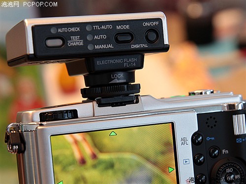 奥林巴斯EP1(单镜头套机14-42mm)数码相机 