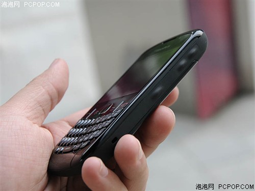 黑莓Curve 8520手机 